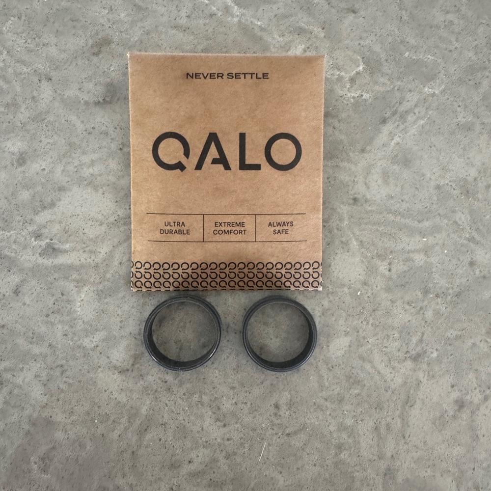 Mens rubber QALO rings in 2 sizes